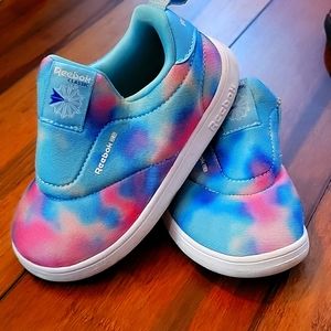 Reebok velcro sneakers sz 8